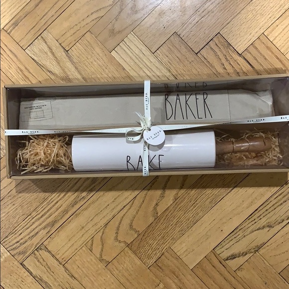 NEW Rae Dunn BAKER Half Apron and BAKE Rolling Pin - Picture 3 of 8